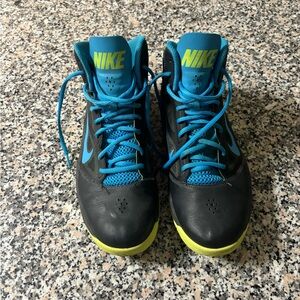 Nike Dual Fusion Men’s Basketball High-top shoes size 9